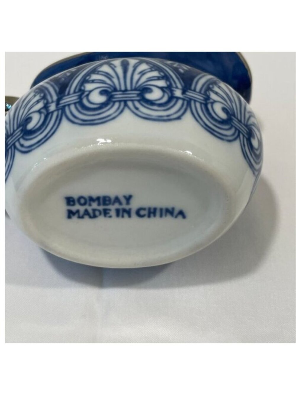 BOMBAY Arabesque Tile Pattern Porcelain/Ceramic Cream Pitcher Royal/White - Picture 5 of 5